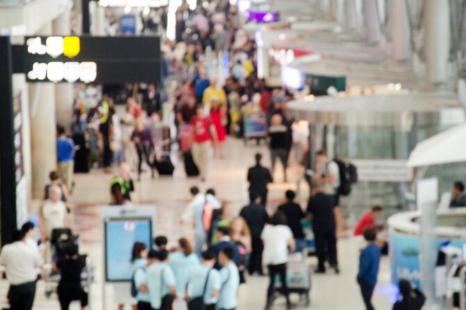 Bangkok Suvarnabhumi Airport: VIP Meet & Greet Service (Fasttrack) - Timing, English Help, and the One-Minute That Matters