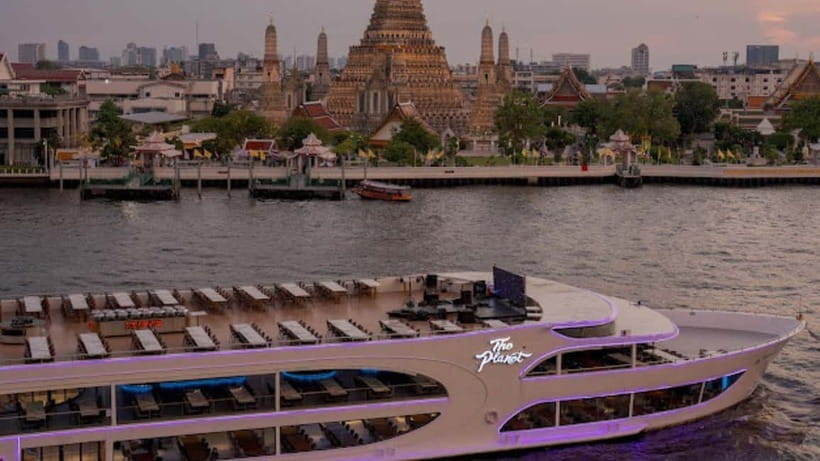Bangkok: The Planet Chao Phraya River Dinner Cruise - The Seating Reality at the Pier and Onboard
