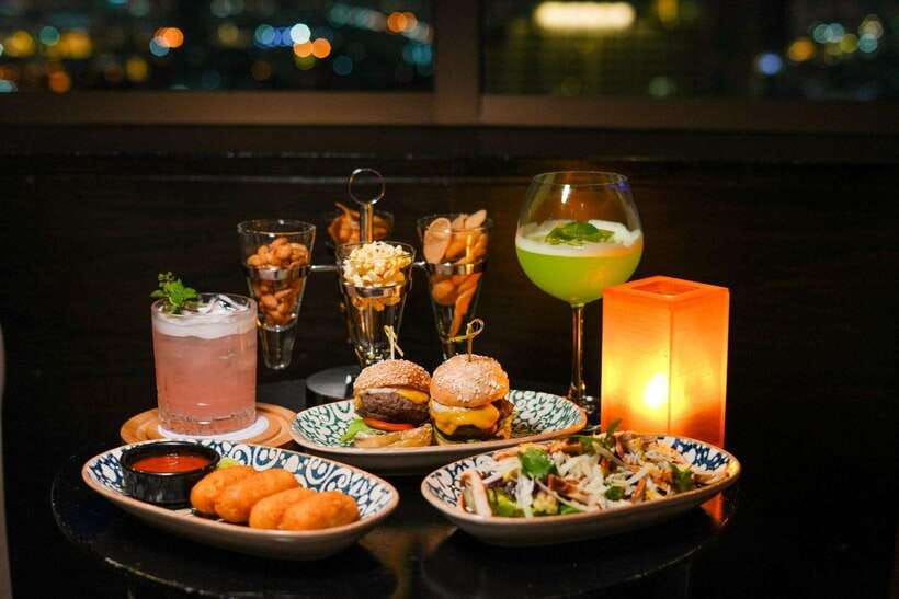 Bangkok: ThreeSixty Jazz Lounge at Millennium Hilton - Food and drink: what included means for your money