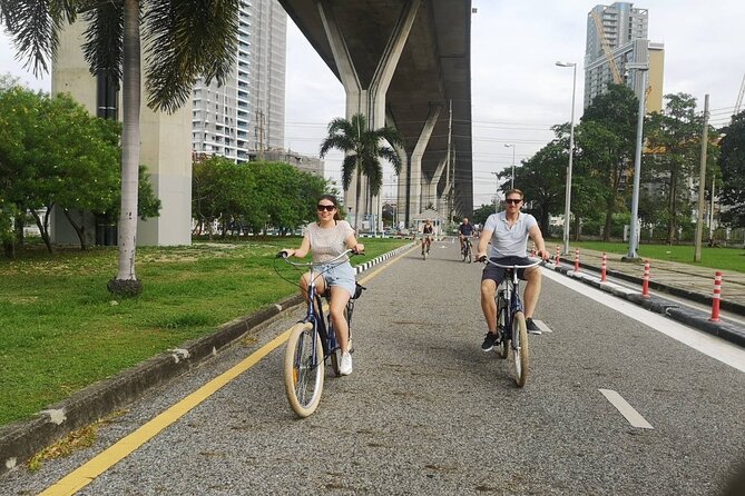 Bangkok Tour by Boat and Bike - Kayak or canoe on the canals, and how to choose your style