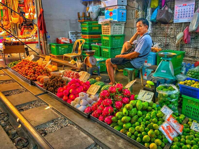 Bangkok: Train Market & Floating Market with Boat Ride - The Long-Tail Boat Ride: Your Best View of the Canals