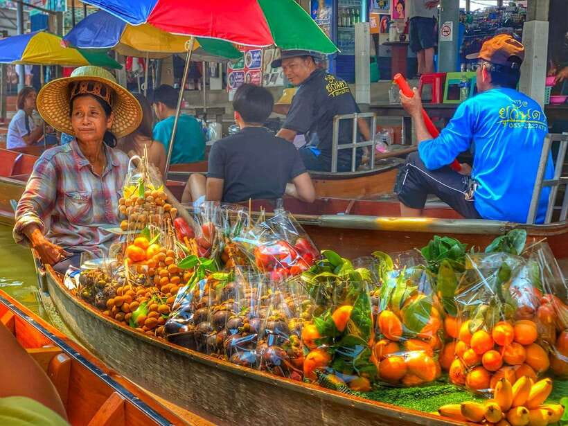 Bangkok: Train Market & Floating Market with Boat Ride - Shopping and Eating: How to Have Fun Without Paying Too Much