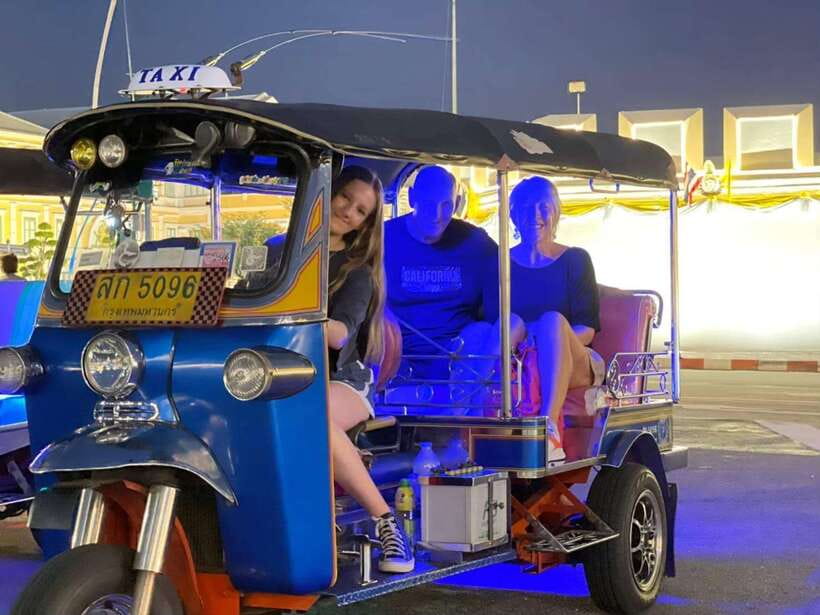 Bangkok Tuk-Tuk by Night with Chinatown Street Food Meal - Wat Arun After Sunset: Temple Grounds and Shimmering Prangs
