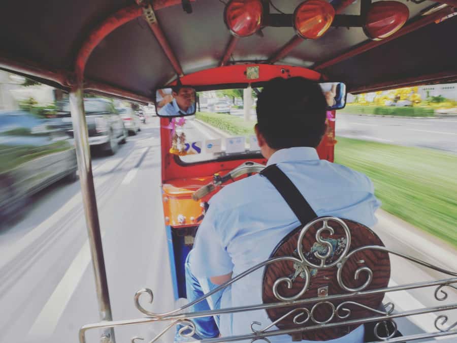 Bangkok: Tuk Tuk Tour - Dinner and Street Food in the Evening, with Yaowarat Energy