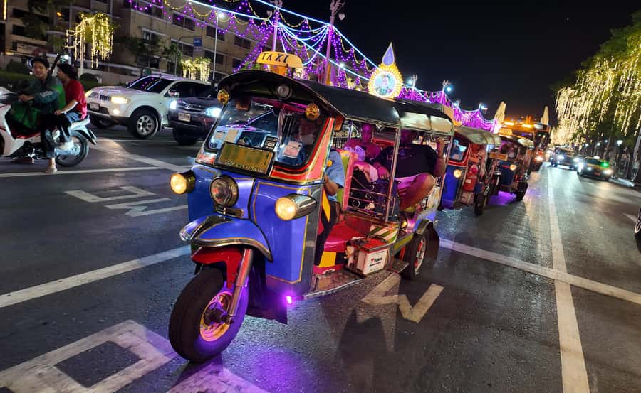 Bangkok: TUK TUK Tour Night Life Private with Hotel Pick Up - Quick hits you can act on