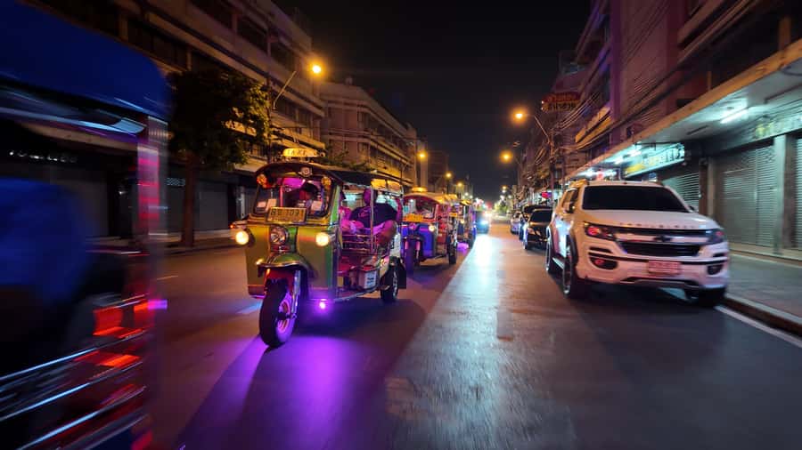 Bangkok: TUK TUK Tour Night Life Private with Hotel Pick Up - The secret bar moment, and why it works so well