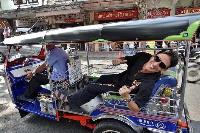 Bangkok TUK TUK Twilight Cultures Market and Food Taste - Stop 3: Pak Khlong Flower Talat for Bangkok’s Flower Market Energy (20 min)