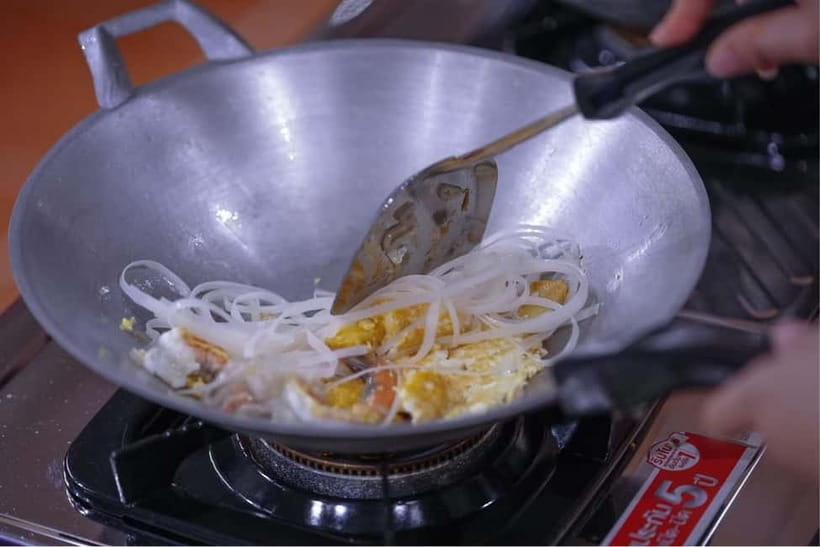 Bangkok: White Lotus Thai Cooking Class with Market Tour - Price and Value: Is $35 for 3.5 Hours Worth It?