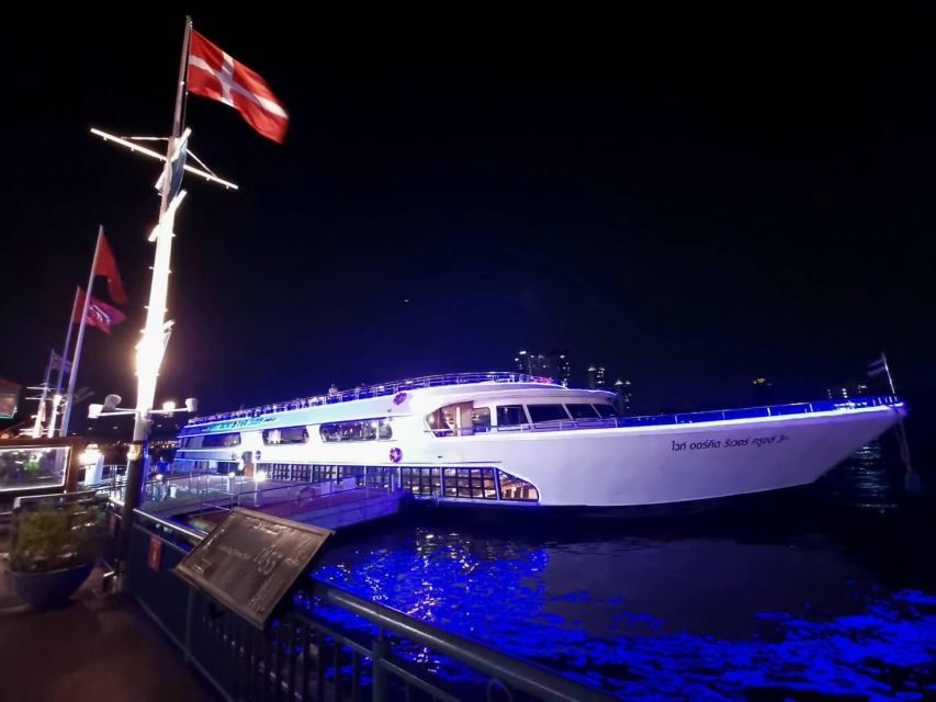 Bangkok: White Orchid Chao Phraya Dinner Cruise - Checking in at Asiatique or ICONSIAM Pier 4, then settling in