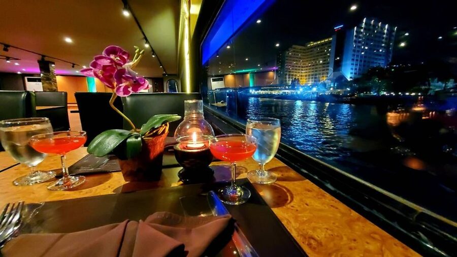 Bangkok: White Orchid Chao Phraya Dinner Cruise - Getting there, what to wear, and small comfort wins