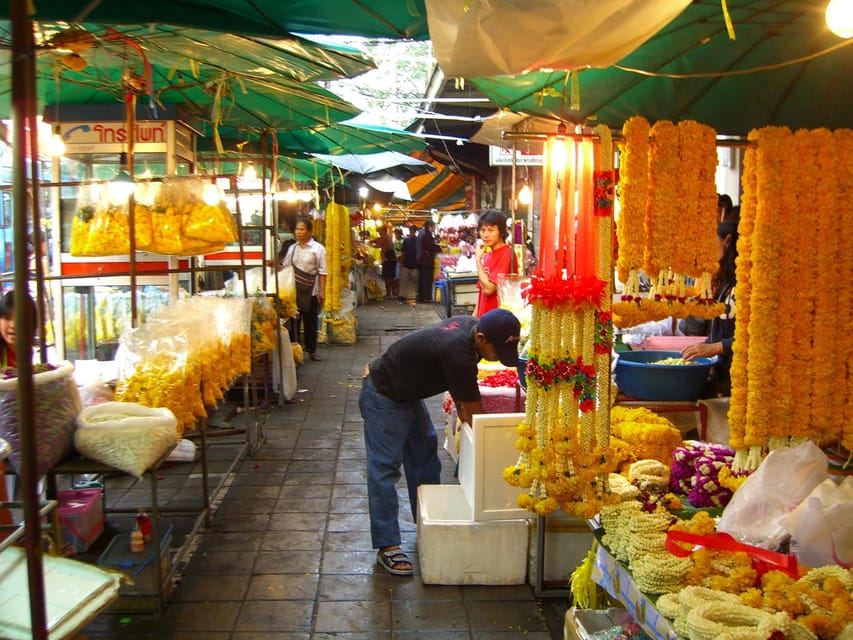 Bangkok with a Private Car and Driver Customizable Tours - 8-hour route: Grand Palace, Wat Pho, Chatuchak, Lumphini, Siam