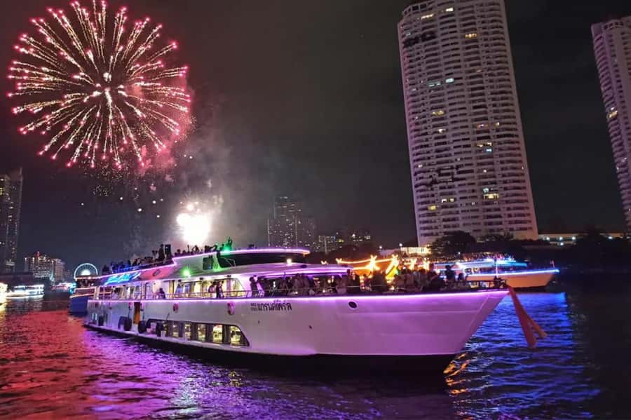 Bangkok: Wonderful Pearl Dinner Cruise and Live Performance - River City Pier to Your Seat: Getting Started Smoothly