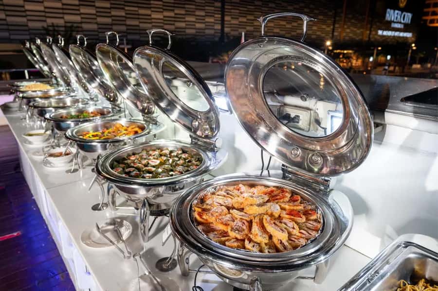 Bangkok: Wonderful Pearl Dinner Cruise and Live Performance - Where to Sit and How to Avoid the Common Comfort Mistakes