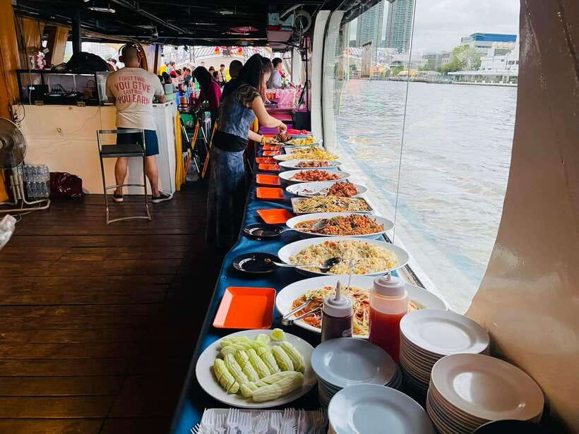 Bangkok: Yodsiam Sightseeing Cruise Snacks & Unlimited Beer - One-Hour Chao Phraya Night Cruise: What It Really Feels Like