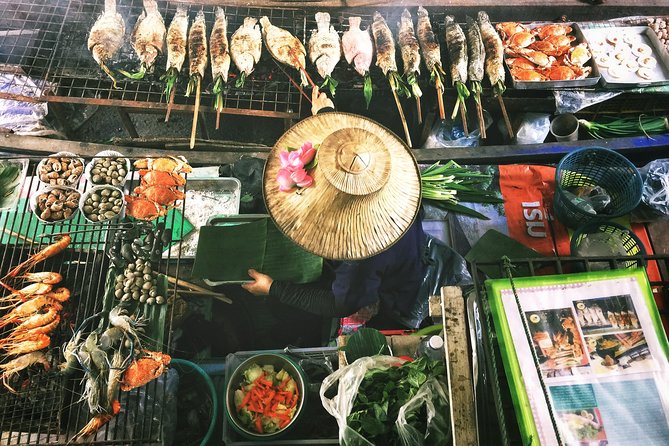 Best of Bangkok: Temples & Long-tail Boat Tour - Wat Phra Kaew, the Emerald Buddha, and the One-Piece Jade Detail