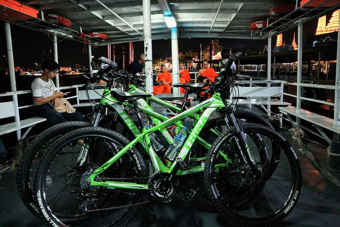 Bike Bangkok at Night with Thai Dinner - Wat Pradittharam (Wat Mon): dinner inside a traditional wooden home