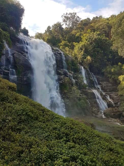 Chang Mai: Doi Inthanon Day Tour w/Waterfalls & Hilltribes - The hilltribe market stop, plus what to look for in a Hmong village market