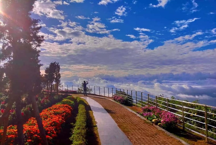 Chang Mai: Doi Inthanon Day Tour w/Waterfalls & Hilltribes - Getting picked up in Chiang Mai, then heading for the mountains
