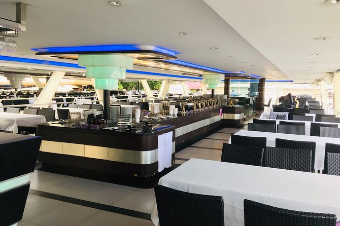 Chao Phraya River Dinner Cruise - The 2-hour river cruise: what you’ll see, and where you’ll want to sit