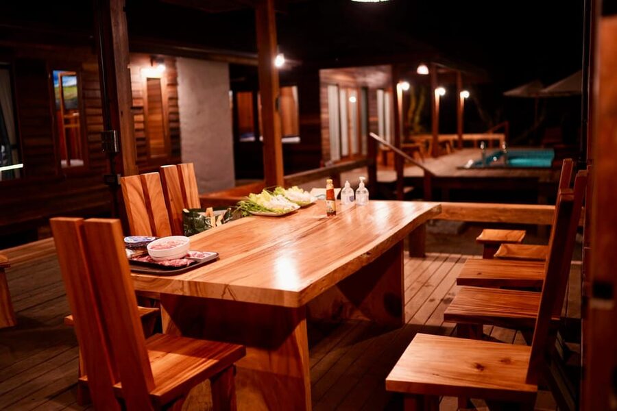 Chiang Mai 2-Day: Trekking, Tubing & Elephant Observation - Overnight at the forest cabin: comfort details that matter
