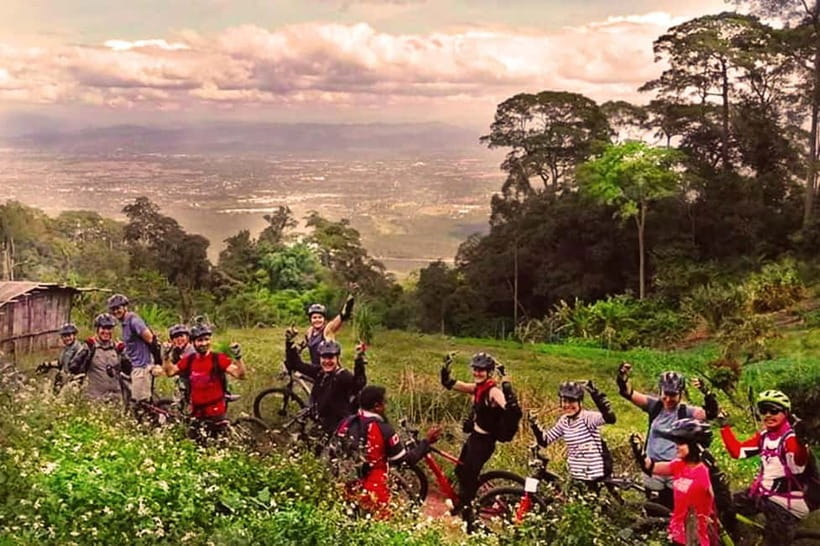 Chiang Mai: 20km Downhill Mountain Biking Challenge Suthep M - From Doi Suthep summit to Lake Huay Tueng Thao: the 20km descent in plain terms