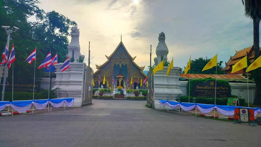 Chiang Mai: Chiang Mai Old City Twilight Walking Tour - The guide quality matters, so here’s how to make the most of it