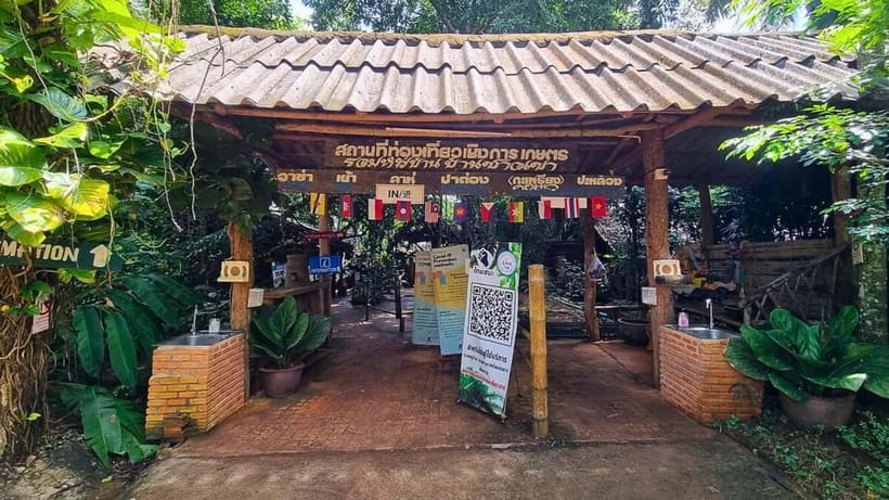 Chiang Mai: Chiang Rai Temples, Golden Triangle & Boat Tour - Golden Triangle plus Mekong long-tail boat: views with context