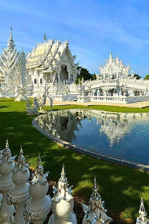 Chiang Mai: Chiang Rai Temples, Golden Triangle & Boat Tour - Lunch break: the one meal that decides your energy level