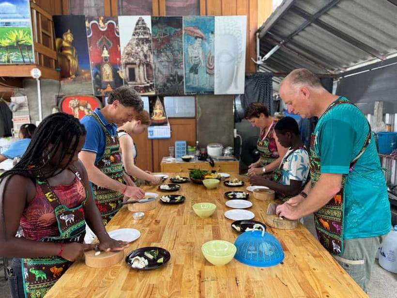 Chiang Mai: Cooking Class with Market and Pickup - What You’ll Eat, Mango Sticky Rice, and Why Coming Hungry Helps