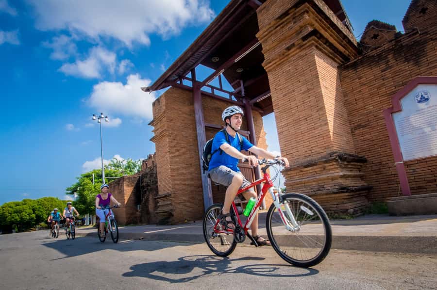 Chiang Mai: Countryside Adventure by Bike - Lamphun on Two Wheels: City Walls to Wat Phra That Hariphunchai
