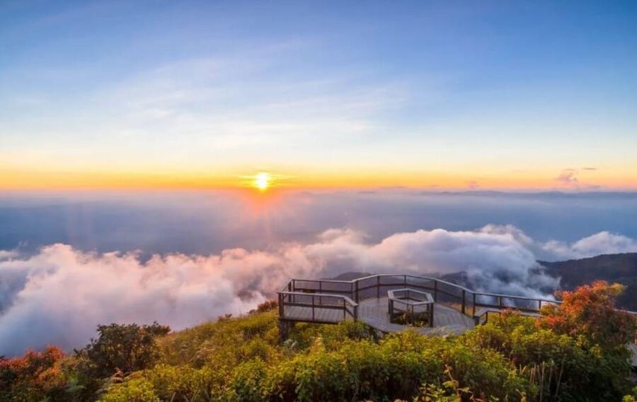 Chiang Mai: Doi Inthanon Park with Kew Mae Pan Hike Day Trip - Timing, crowds, and what to do if you start to feel tired