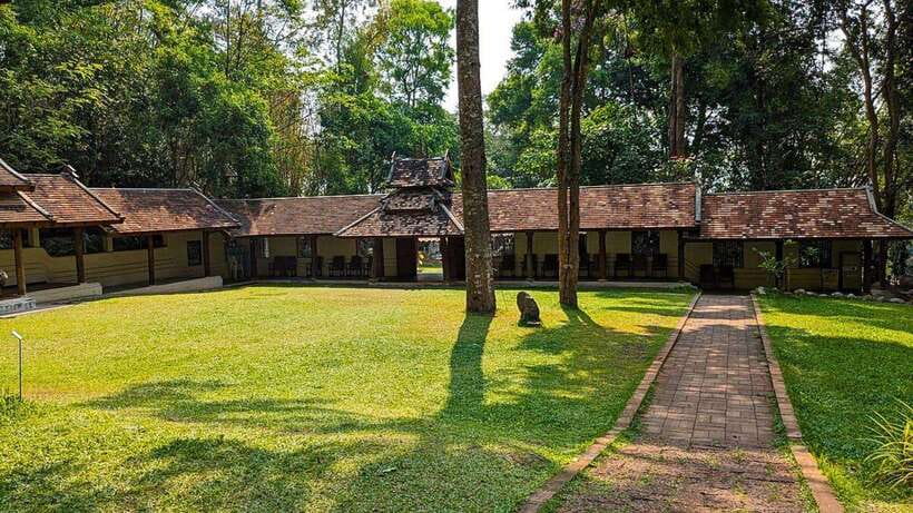 Chiang Mai: Doi Suthep and Wat Pha Lat Temple Evening Tour - Stairs vs Cable Car: The 20 THB Option You Should Know