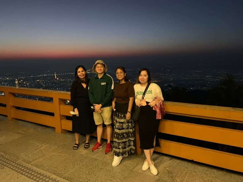 Chiang Mai: Doi Suthep, Wat Umong, and Pha Lat Sunrise Tour - Responsible Touring With Glass-Bottled Water and Carbon Offsets