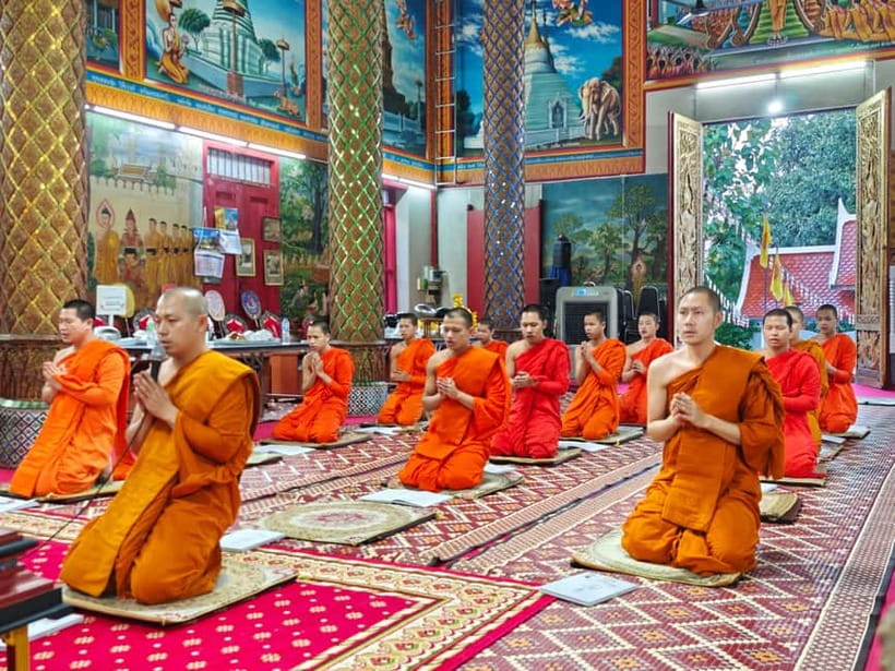 Chiang Mai: Evening Chanting & Meditation - The chanting with monks: what you should actually pay attention to