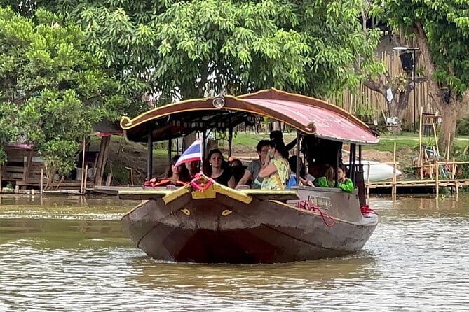 Chiang Mai:Explore kayaking through Mae Ping River on sunset - Price and Value Around $24, Convenience You’re Paying For