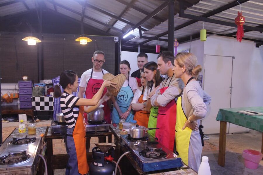 Chiang Mai: Half Day Morning Cooking Class with Market Tour - Cooking 5 dishes, station by station step-by-step guidance