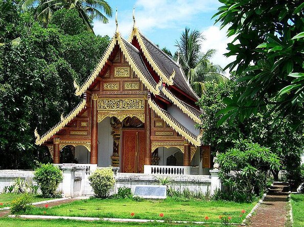 Chiang Mai: Historic Old City Bike Tour - Morning or Night - Wat Chiang Man or Wat Lok Molee: the route swap that changes the vibe