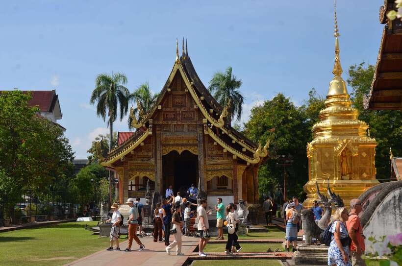 Chiang Mai: Historic Temples and City Guided Walking Tour - Key highlights at a glance