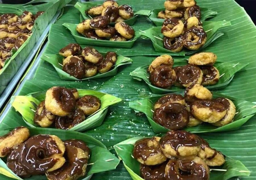 Chiang Mai: History & Mouth Watering Food Tour - Wat Chedi Luang and Lanna Temple Stories in the Old City