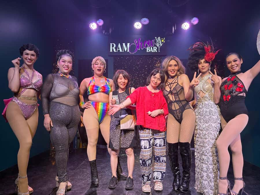 Chiang Mai: Ladyboy Cabaret Show with Dinner and Drinks - Entering the Night Market With a Drag Queen Guide