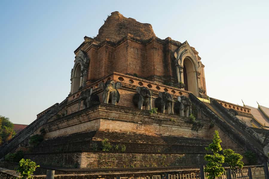 Chiang Mai Light: Tuk Tuk Night Tour with Temples & Markets - The 3-hour Chiang Mai Light route: short stops, good flow