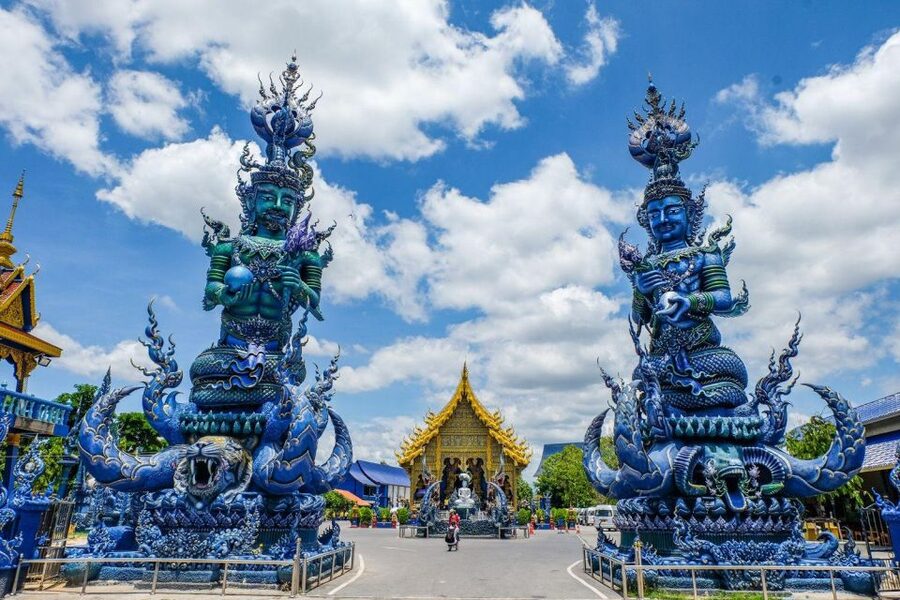 Chiang Mai: Long Neck Village & Chiang Rai’s Iconic Temples - Thai buffet lunch, where you refuel without losing the day
