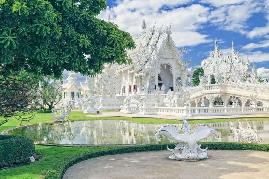 Chiang Mai: Long Neck Village & Chiang Rai’s Iconic Temples - How long you really get at each stop, pacing and photo planning