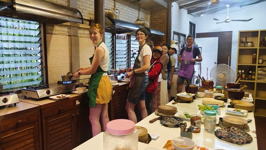 Chiang Mai: Morning Cooking Class with Market Visit - Hotel pickup and timing, the part that can make or break it