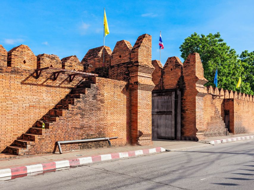 Chiang Mai: Private Tuk Tuk Tour of City Temples With Pickup - Key highlights worth penciling in
