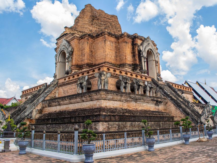 Chiang Mai: Private Tuk Tuk Tour of City Temples With Pickup - Tuk tuk logistics, pickup zones, and what to wear so you feel comfortable