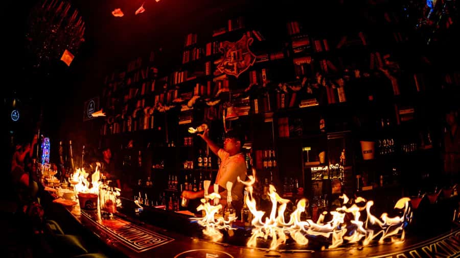 Chiang Mai Pub Crawl: 4 Venues, Beer Buffet & VIP Entry - Getting There: Meeting Point and Timing Tips That Save You Headaches
