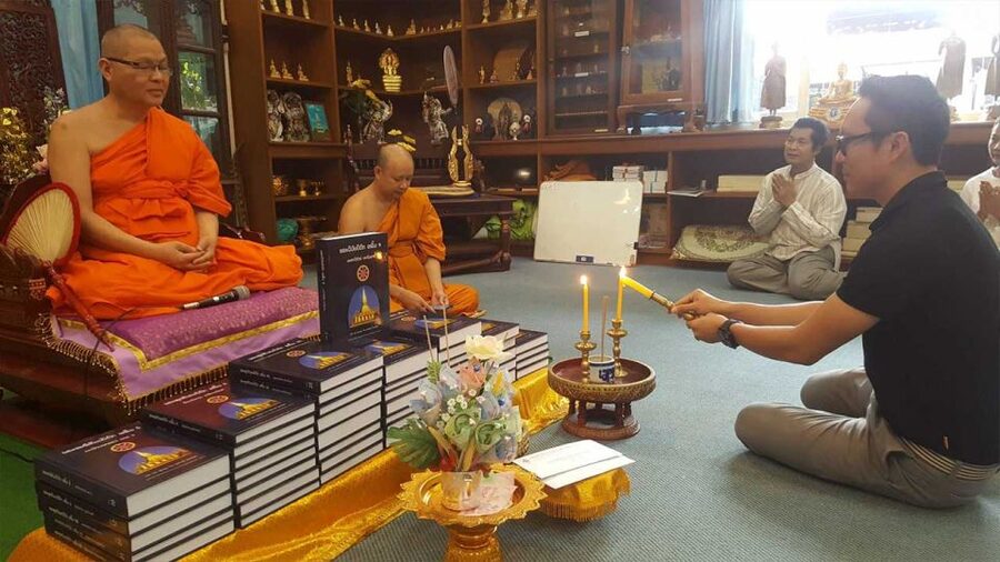 Chiang Mai: Silver Craftwork Temple Tour with Monk Meeting - The monk meeting: questions that go beyond facts