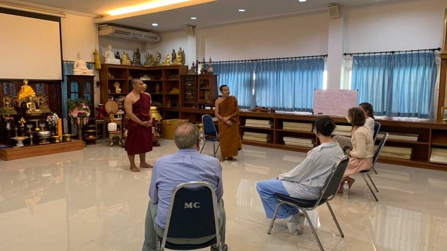 Chiang Mai: Silver Craftwork Temple Tour with Monk Meeting - Itinerary pacing: three hours that actually feel doable