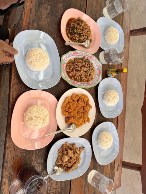 Chiang Mai:Sticky Watefall private tour with lunch - Lunch at a Local Restaurant: The Recovery Part You’ll Appreciate